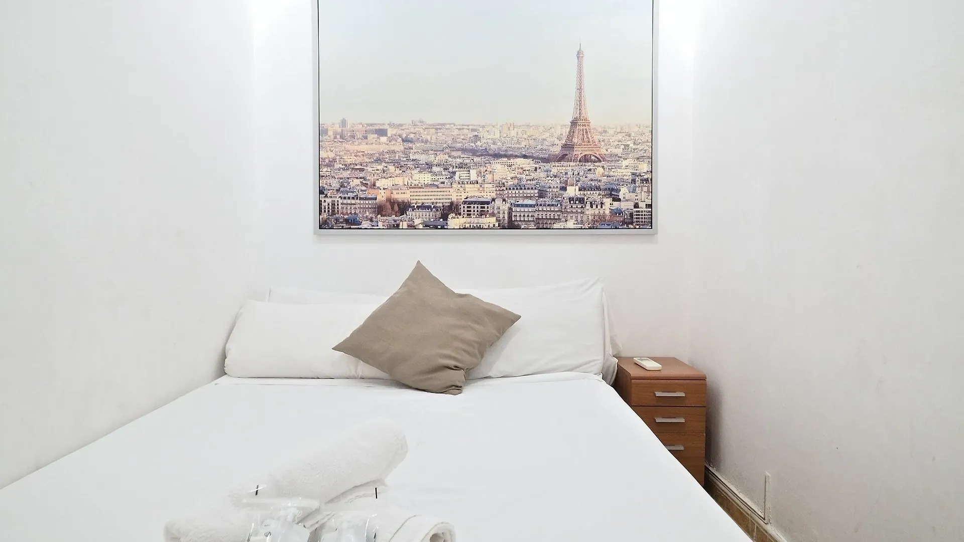 Suites4Days Central Park II Apartment バルセロナ 0*,  スペイン